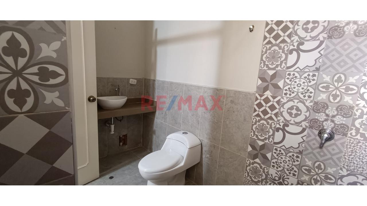 Vendo Hermosa Casa En Santa María Del Pinar - Cerca A Upao 📍 - 15