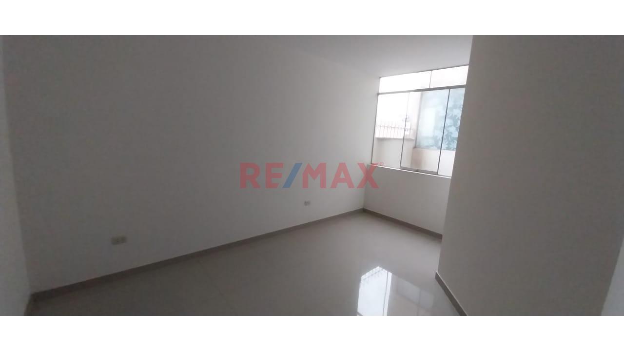 Vendo Departamento Aamplio Con Balcon En Piso 3 - San Antonio De Carabayllo Incluye 1 Estacionamiento Y 1 Terraza Con Parrilla. - 6