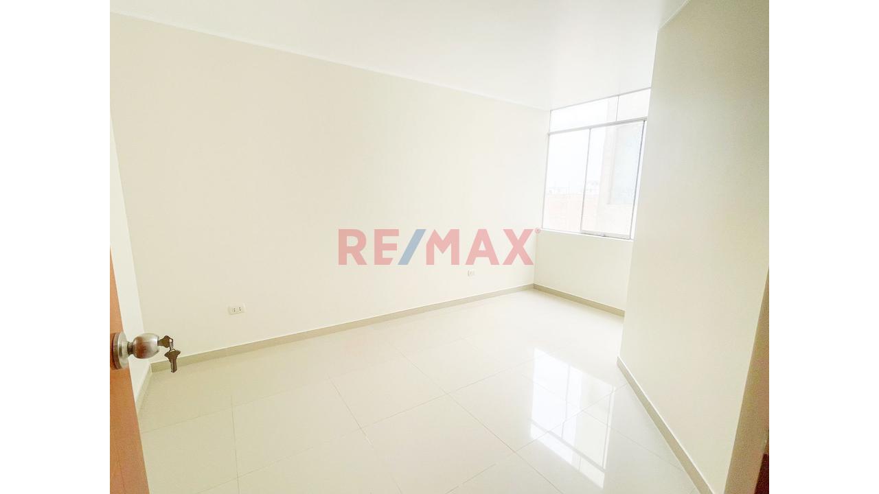 Vendo Departamento Aamplio Con Balcon En Piso 3 - San Antonio De Carabayllo Incluye 1 Estacionamiento Y 1 Terraza Con Parrilla. - 3