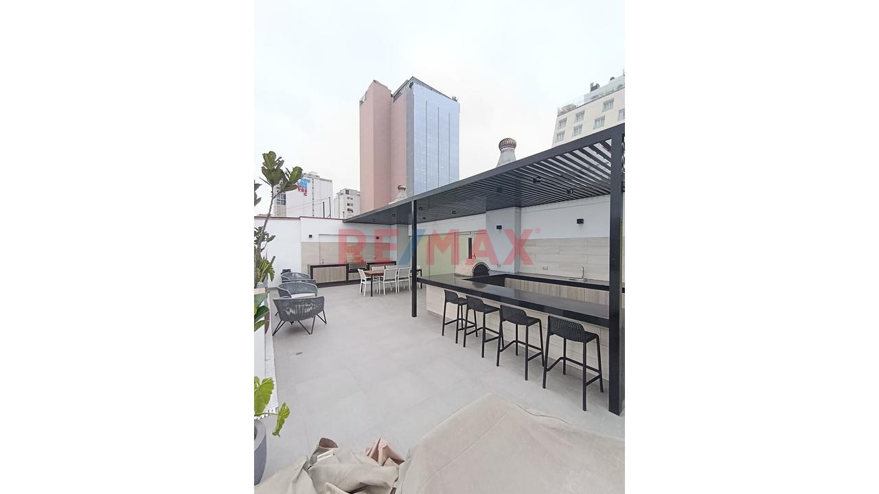 Venta De Departamento En Magdalena Límite Con San Isidro Con Estacionamiento — foto 6