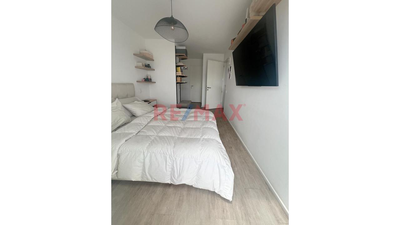 Venta De Departamento En Magdalena Límite Con San Isidro Con Estacionamiento — foto 9