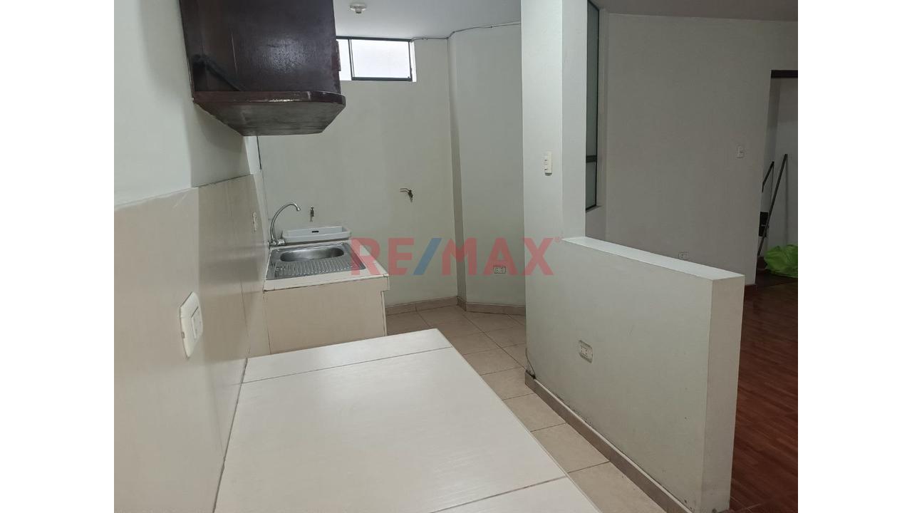 Amplio Departamento En Alquiler, Av. La Paz — foto 7