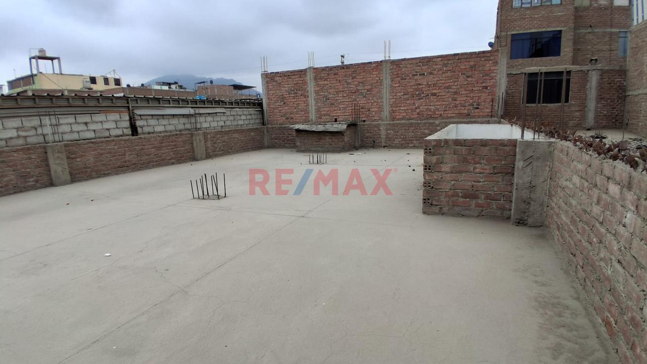 Venta De Local Comercial En Av. Federico Villarreal - 12