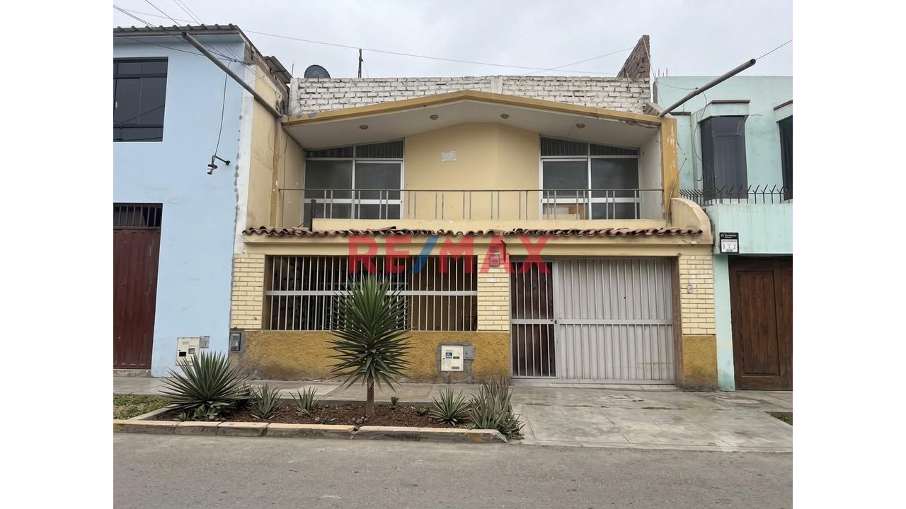Venta De Casa De 2 Pisos Más Azotea - Urb Santo Dominguito