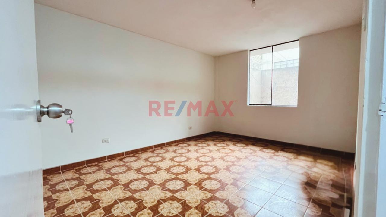 ✨ Departamento Remodelado De 3 Dormitorios En Excelente Zona De Los Olivos + Area Comun En Azotea — foto 4