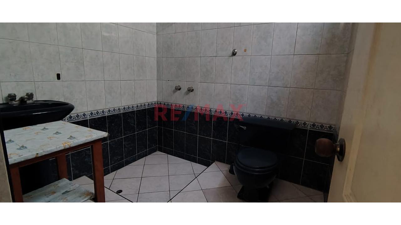 Vendo Amplia Casa En Esquina En Urb. San Diego Vipol – San Martín De Porres 📐🏡 — foto 8
