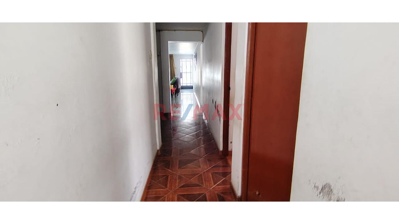 Vendo Amplia Casa En Esquina En Urb. San Diego Vipol – San Martín De Porres 📐🏡 — foto 12