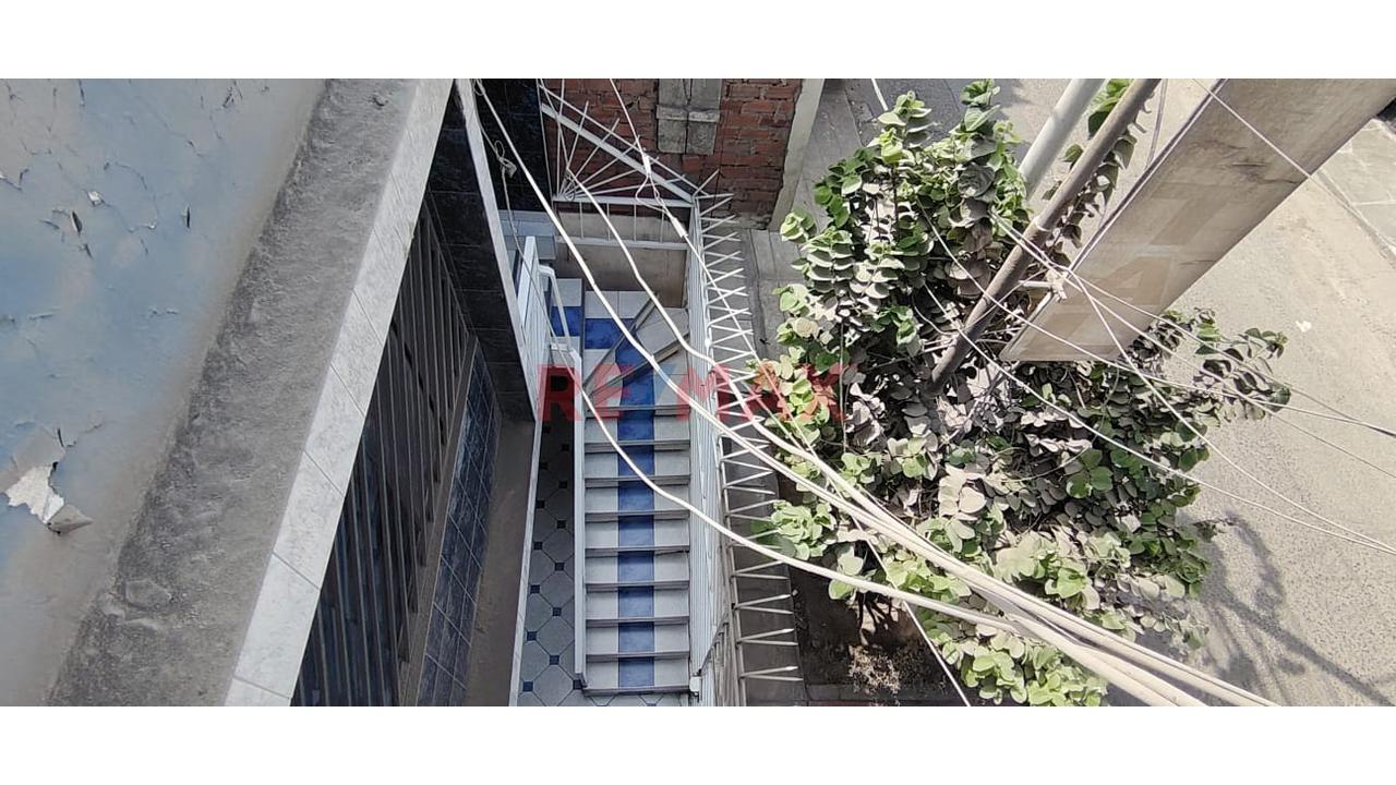 Vendo Amplia Casa En Esquina En Urb. San Diego Vipol – San Martín De Porres 📐🏡 — foto 10