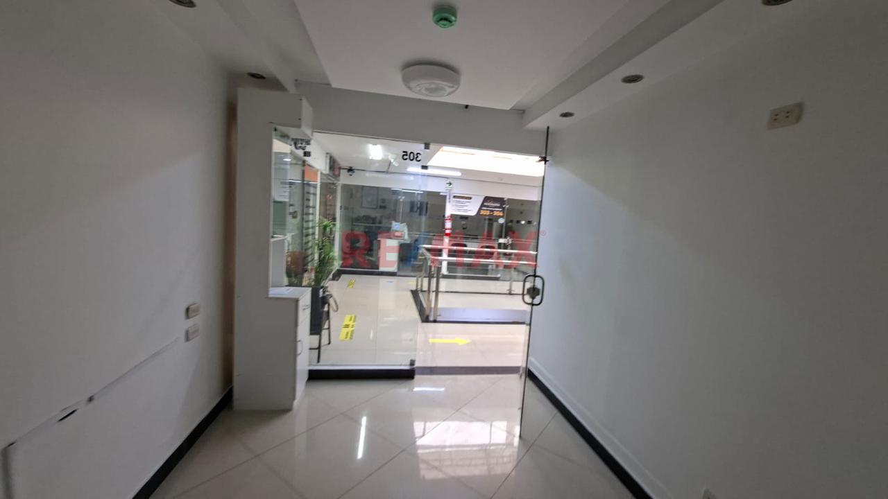 Oportunidad De Inversion! Venta De Local Comercial En Galeria La Limeñita - Huallaga — foto 11