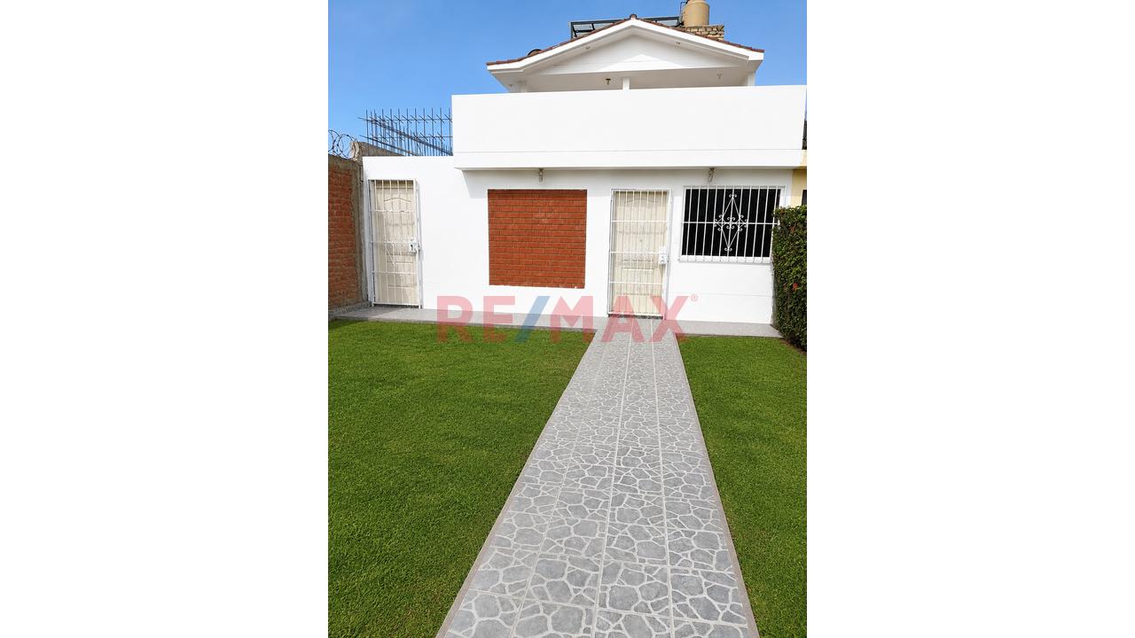 Casa En Venta Balneario Santa Rosa - 2