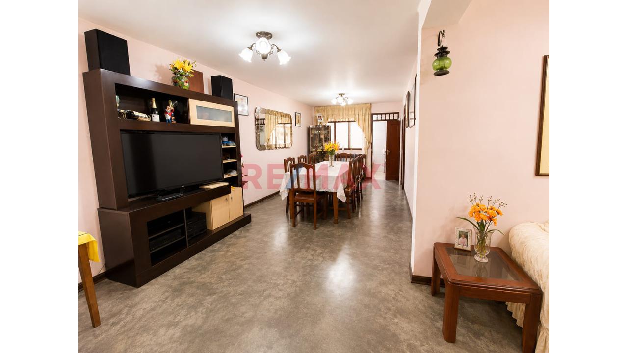 Espectacular Local comercial ubicado en Independencia Espectacular Local comercial ubicado en Independencia