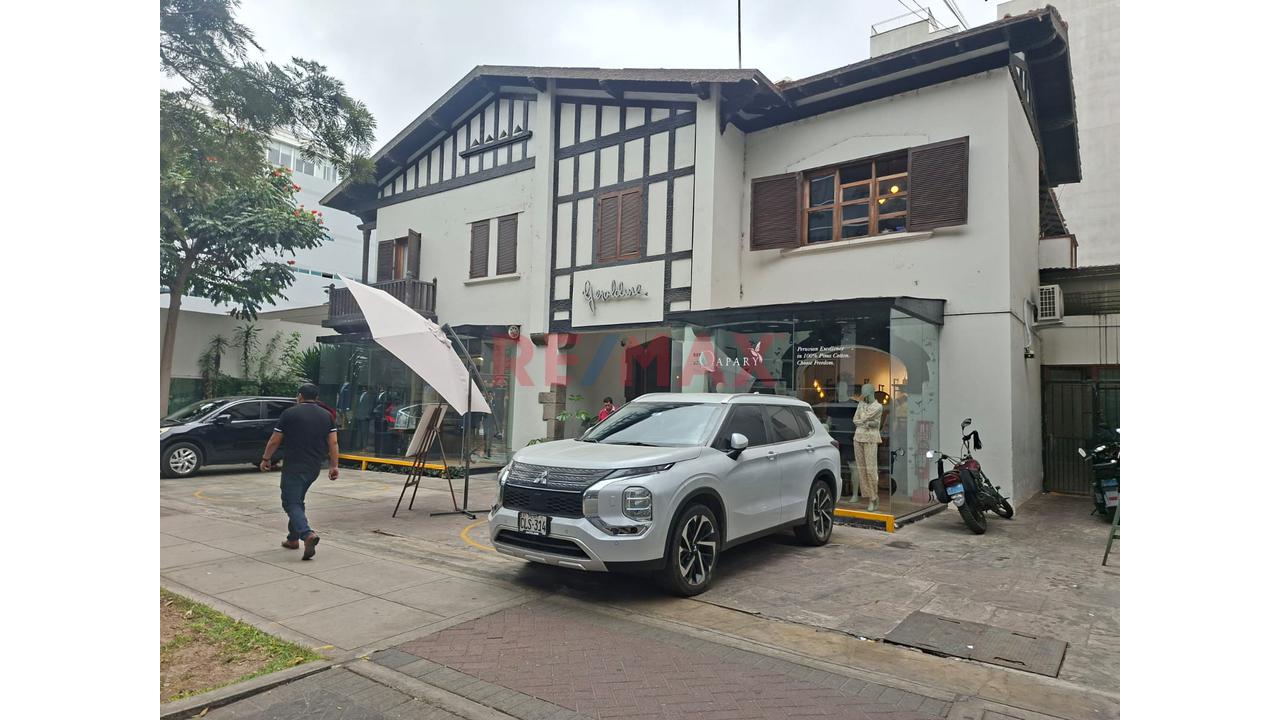 Terreno Comercial En Importante Avenida Financiera De San Isidro. - 1