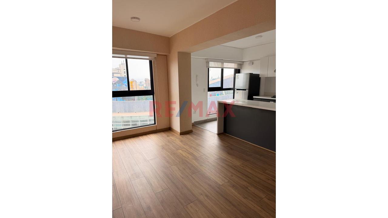 Departamentos En Miraflores De 1, 2 Y 3 Dormitorios