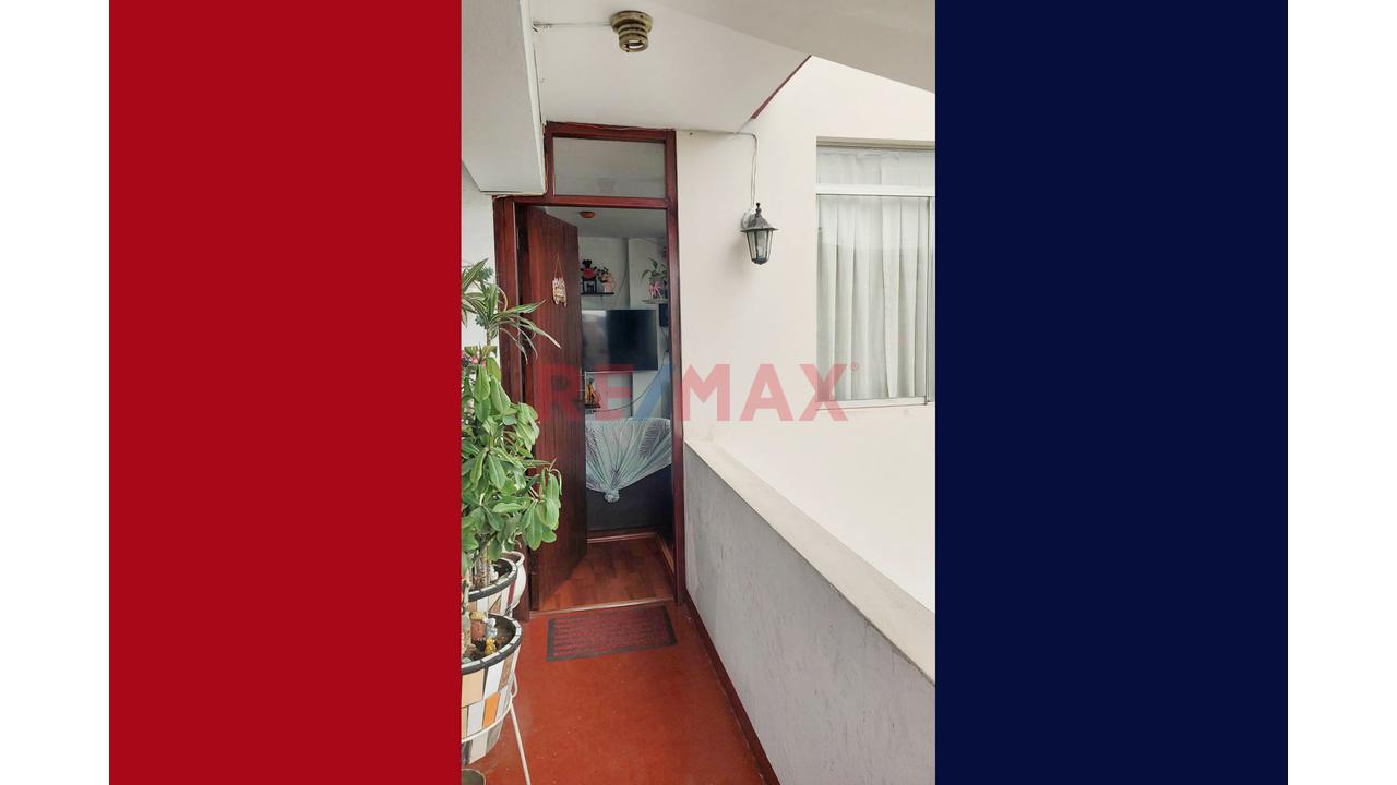 En Venta Duplex De 106 M2 - 3Er Y 4To Nivel - 4 Hab. - Ate - 14