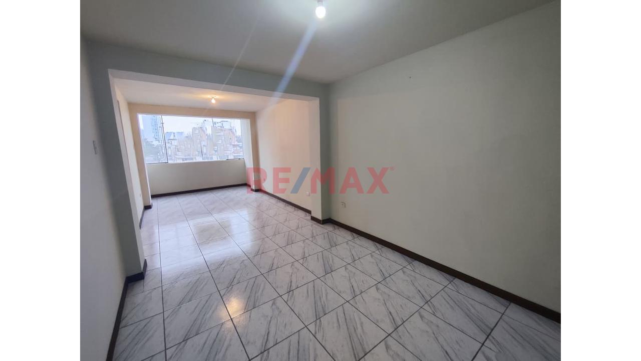 Alquiler De Oficina Corporativa En San Isidro | 102 M² | Vista A Av. Javier Prado | 3 Ambientes | S/ 3,500 — foto 2