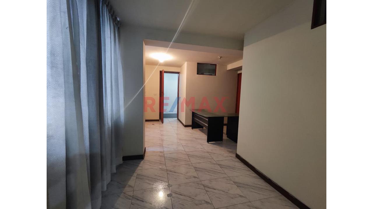 Alquiler De Oficina Corporativa En San Isidro | 102 M² | Vista A Av. Javier Prado | 3 Ambientes | S/ 3,500 — foto 5