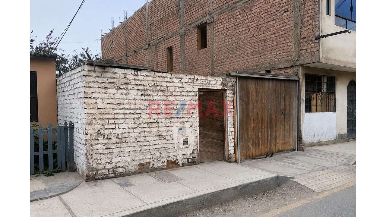 Vendo Casa Como Terreno En Puente Piedra, A Cuadras De La Panamericana Norte 🏡🏡 - 1
