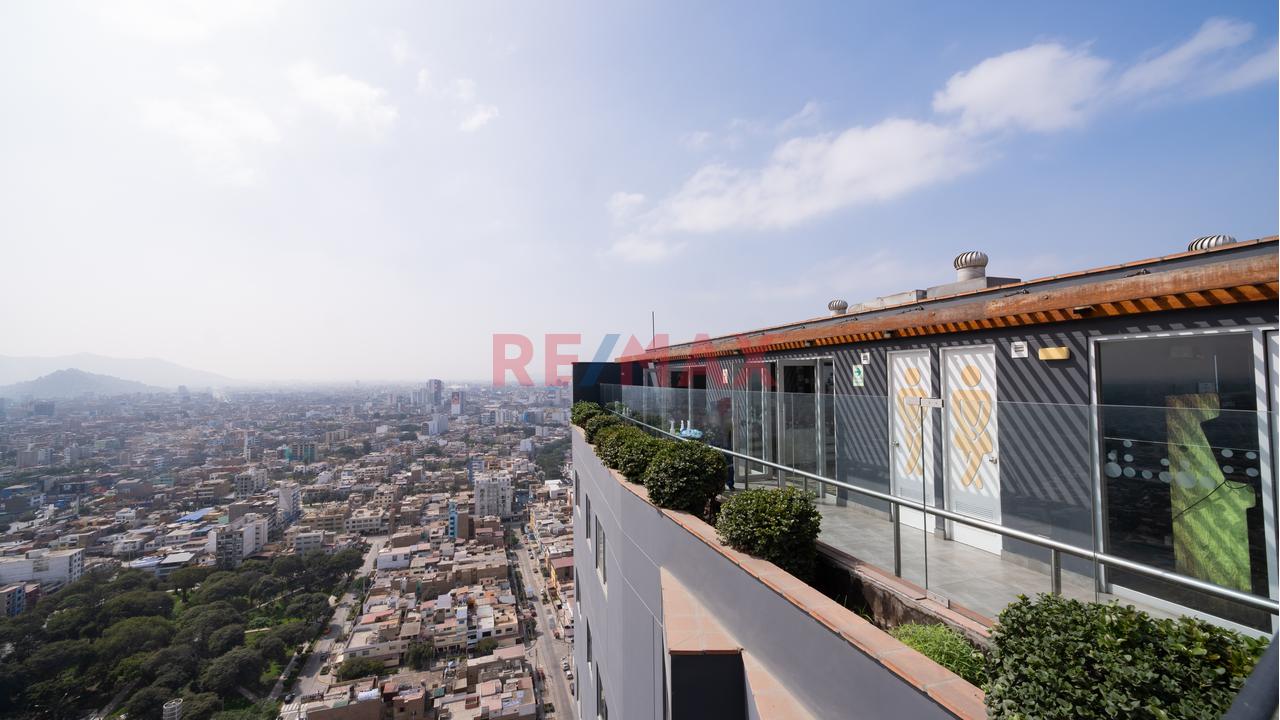 Moderno Departamento Con Vista Panorámica Y Acceso A San Isidro — foto 8