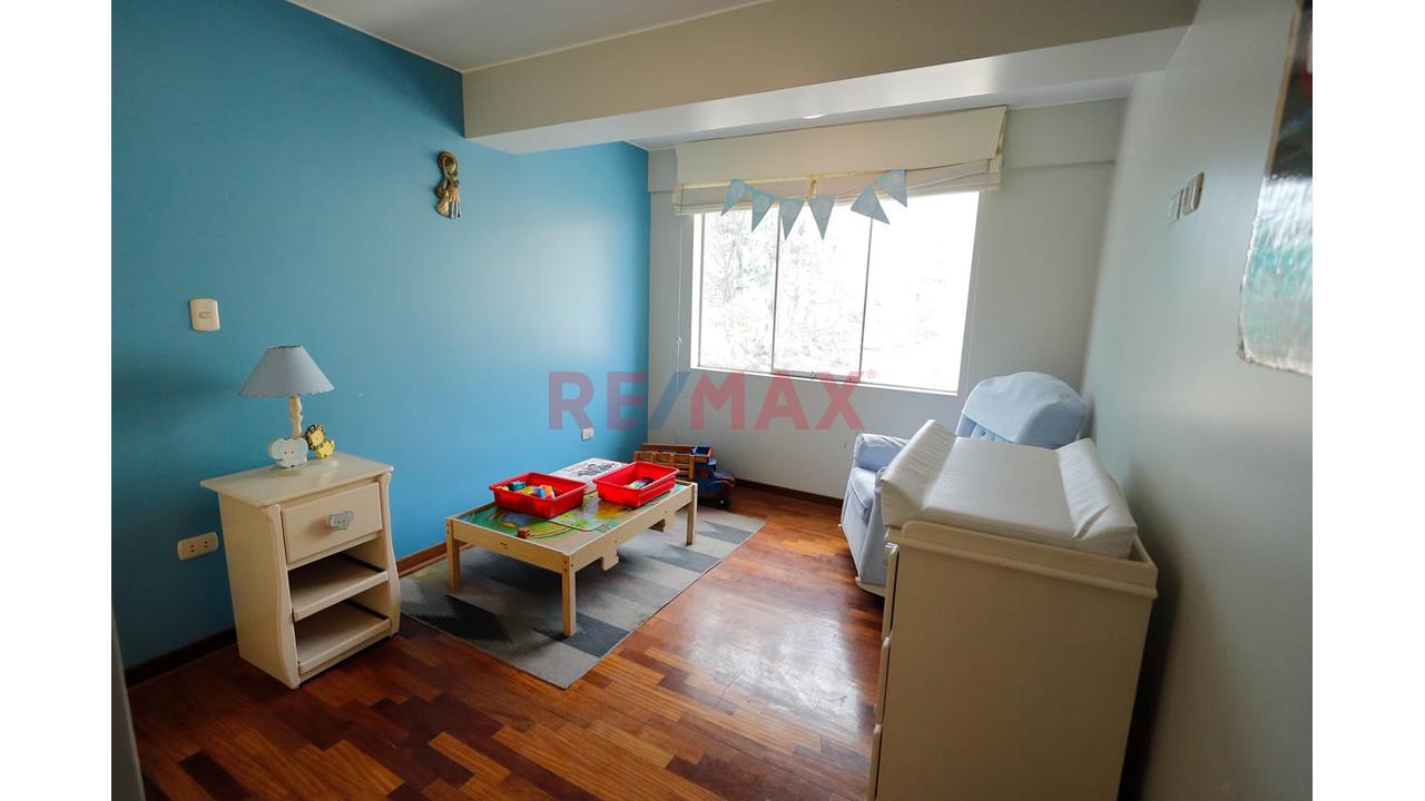 Venta De Exclusivo Y Amplio Departamento Con Cochera Y  Deposito En Miraflores — foto 7