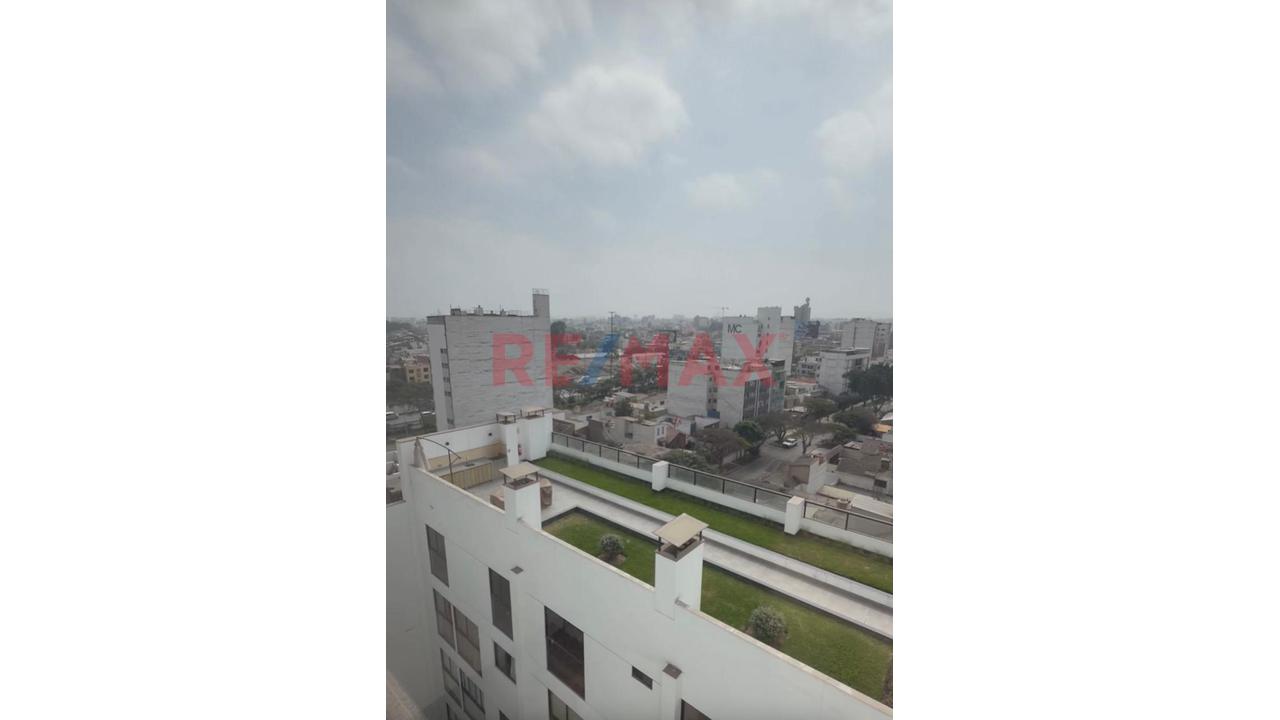 Venta De Departamento En Santiago De Surco De 3 Y 4 Dormitorios — foto 15