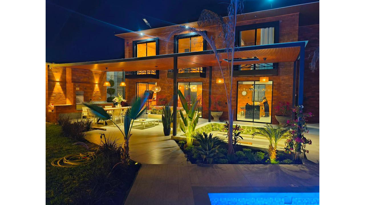 Casa De Campo Ecologica De Estreno En Asia | Piscina, Jacuzzi Y 5 Dormitorios - 20