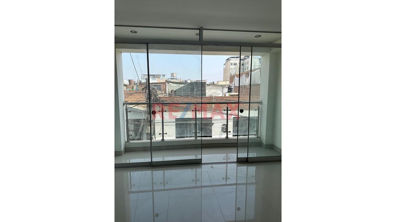 Amplio Departamento De 125.65M2 En Los Olivos — foto 3