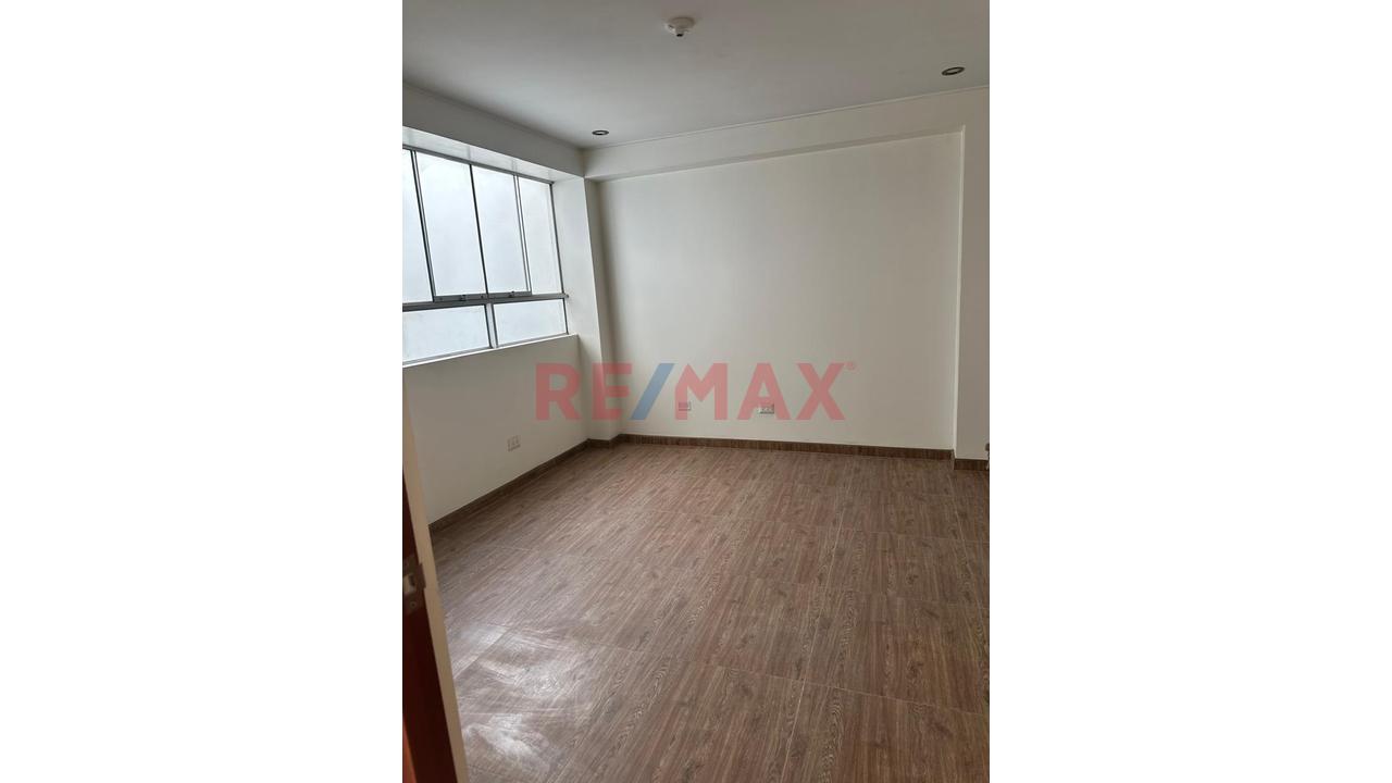 Amplio Departamento De 125.65M2 En Los Olivos — foto 6