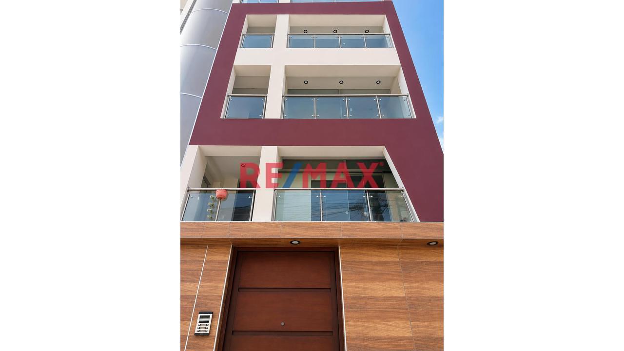 Amplio Departamento De 125.65M2 En Los Olivos
