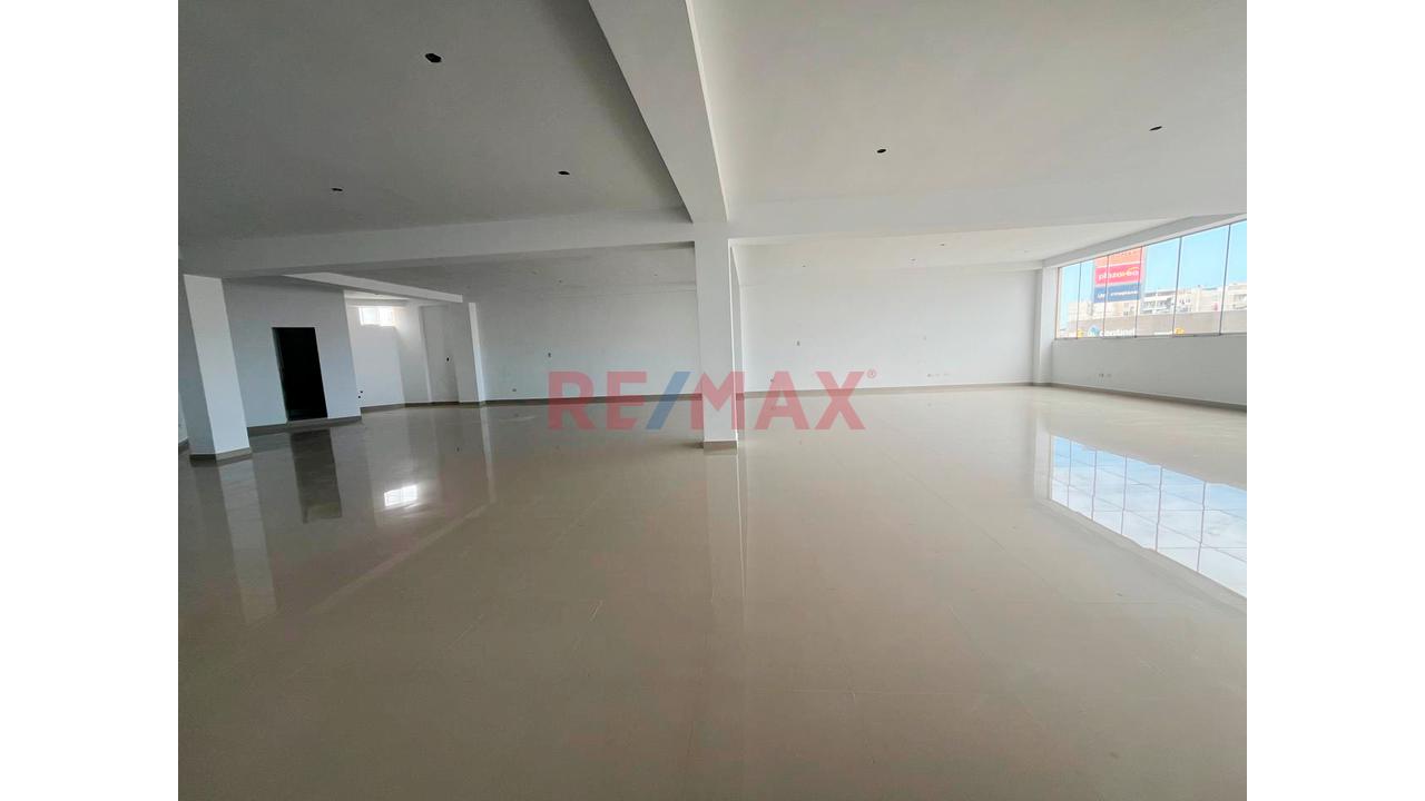 🏢 Alquiler De Local Comercial En Segundo Piso – Ubicación De Alto Impacto - 1