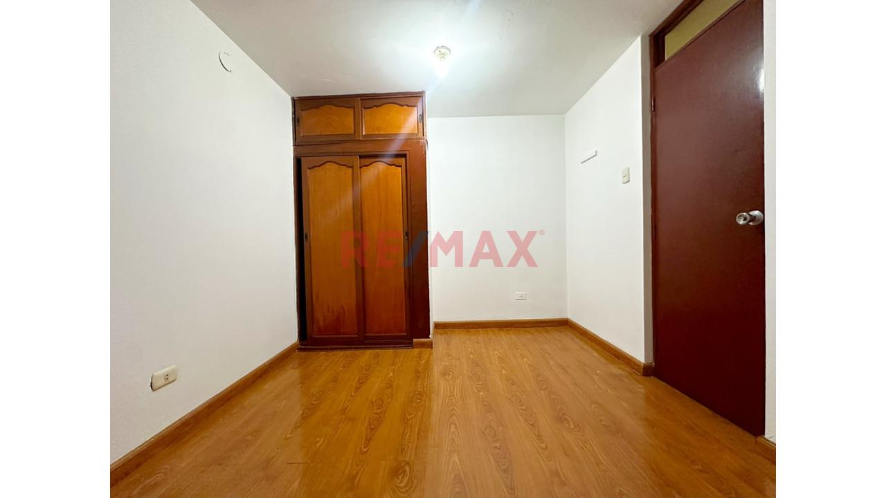 ¡Ubicación Que Marca La Diferencia! Casa En Urb Jardines Cerca Del Mall Aventura Y Estación Pirámide Del Sol. — foto 14