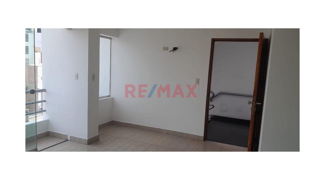 Venta De Exclusivo Y Moderno Departamento En Santa Catalina La Victoria — foto 3