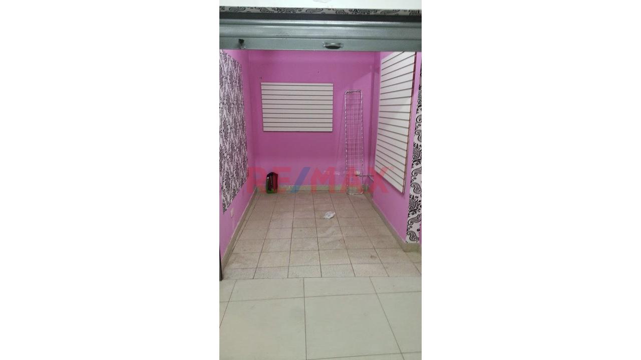 Venta Local Comercial Galeria San Felipe - Comas - 2