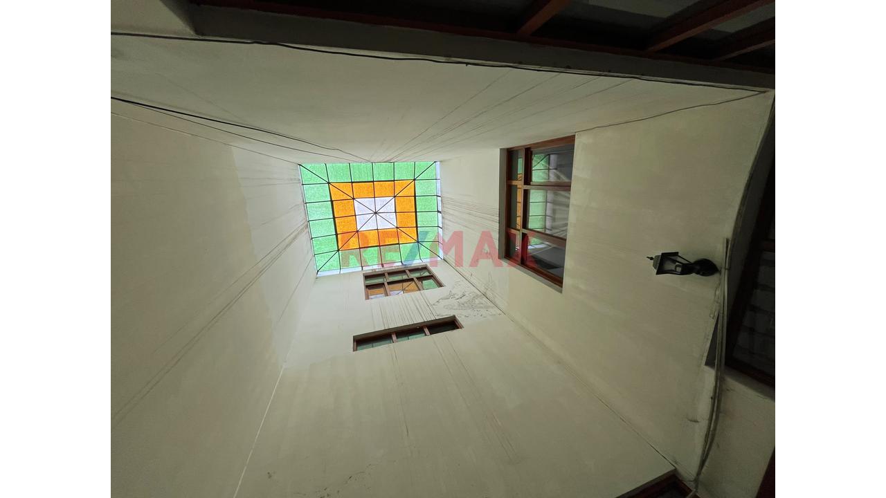 Venta Casa Multifamilar 3 Pisos Urb. Santa Maria V Etapa - 10