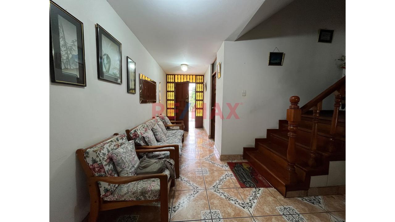 Venta Casa Multifamilar 3 Pisos Urb. Santa Maria V Etapa - 4