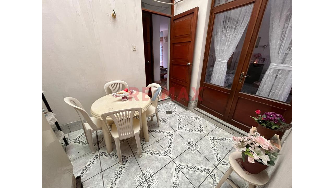 Venta Casa Multifamilar 3 Pisos Urb. Santa Maria V Etapa - 8