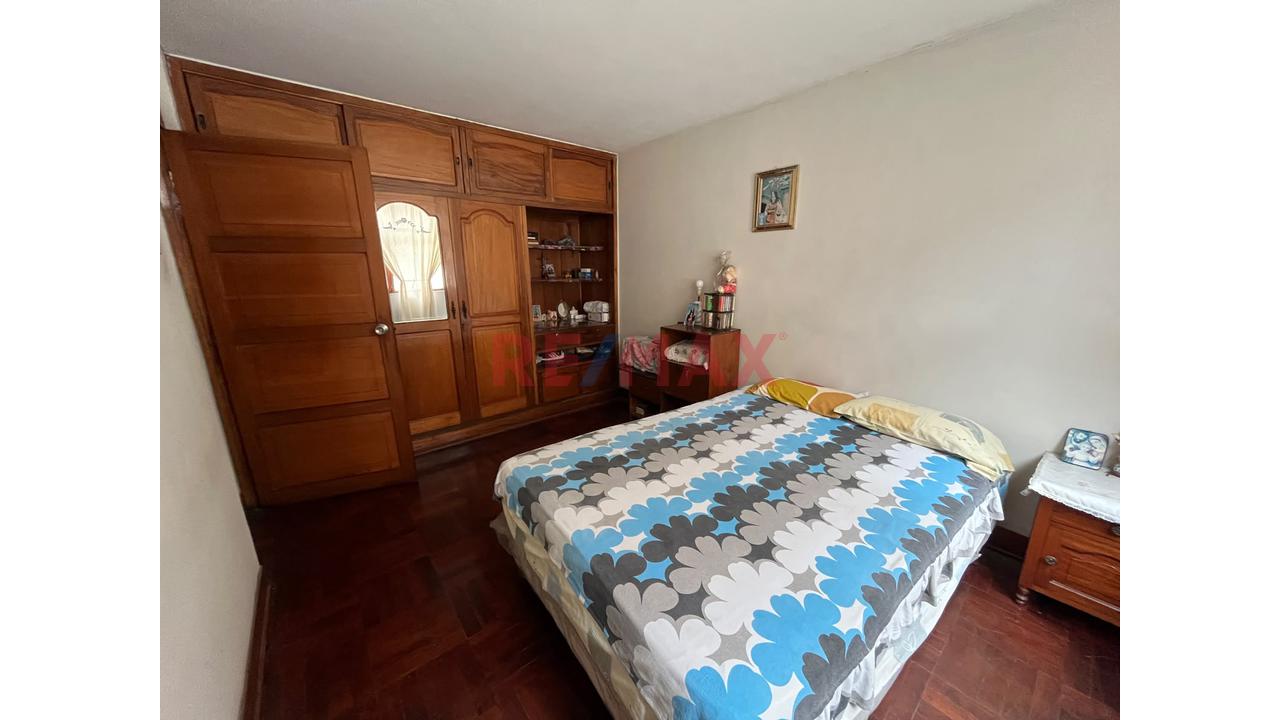 Venta Casa Multifamilar 3 Pisos Urb. Santa Maria V Etapa - 6