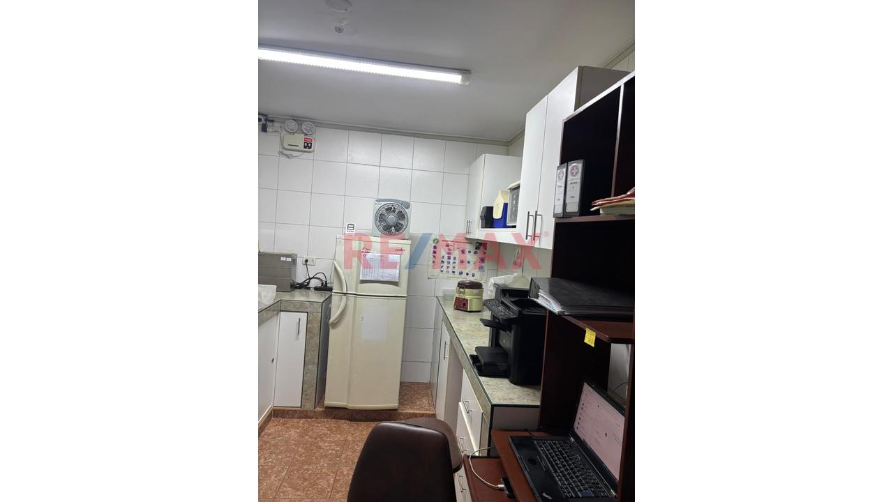 Excelente Oportunidad De Inversión! Se Vende Amplio Local Comercial De 194 M² En Primer Piso – Av. Los Dominicos, San Martín De Porres — foto 13