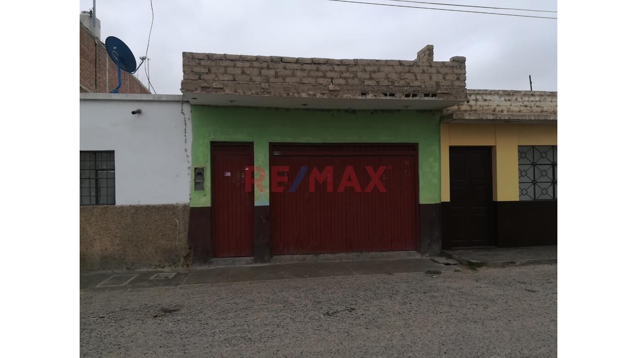 Venta De Casa Como Terreno En Paijan - 5