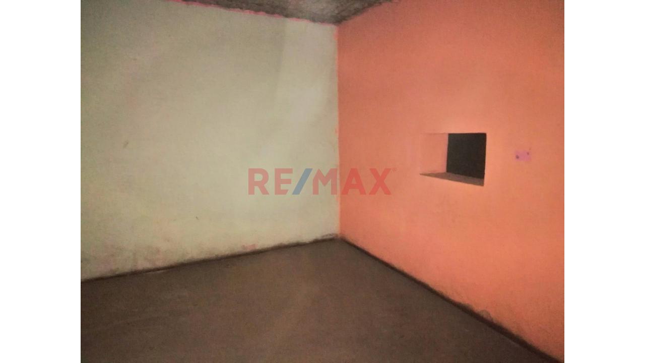 Venta De Casa Como Terreno En Paijan - 2