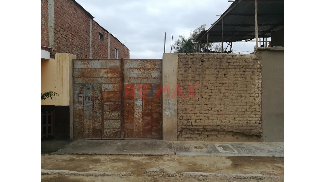 Venta De Casa Como Terreno En Paijan - 3