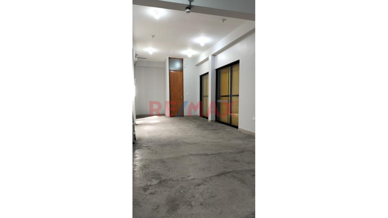 Alquilo Local Comercial 1Er Nivel Plaza San Antonio Miraflores - 2