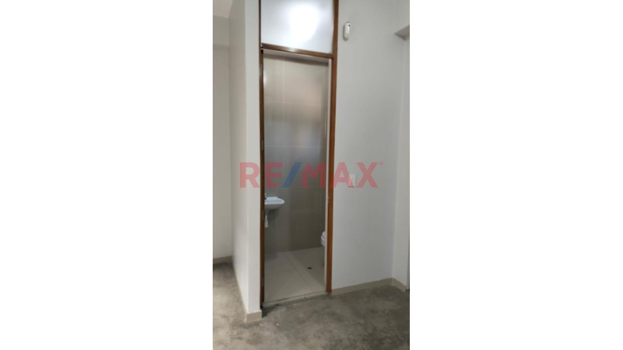 Alquilo Local Comercial 1Er Nivel Plaza San Antonio Miraflores - 7