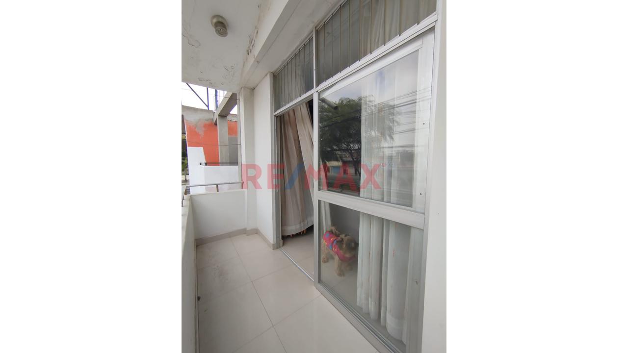 Venta De Casa Dos Pisos En Urb. Piura Frente A La Remodelada Av.Don Bosco — foto 4