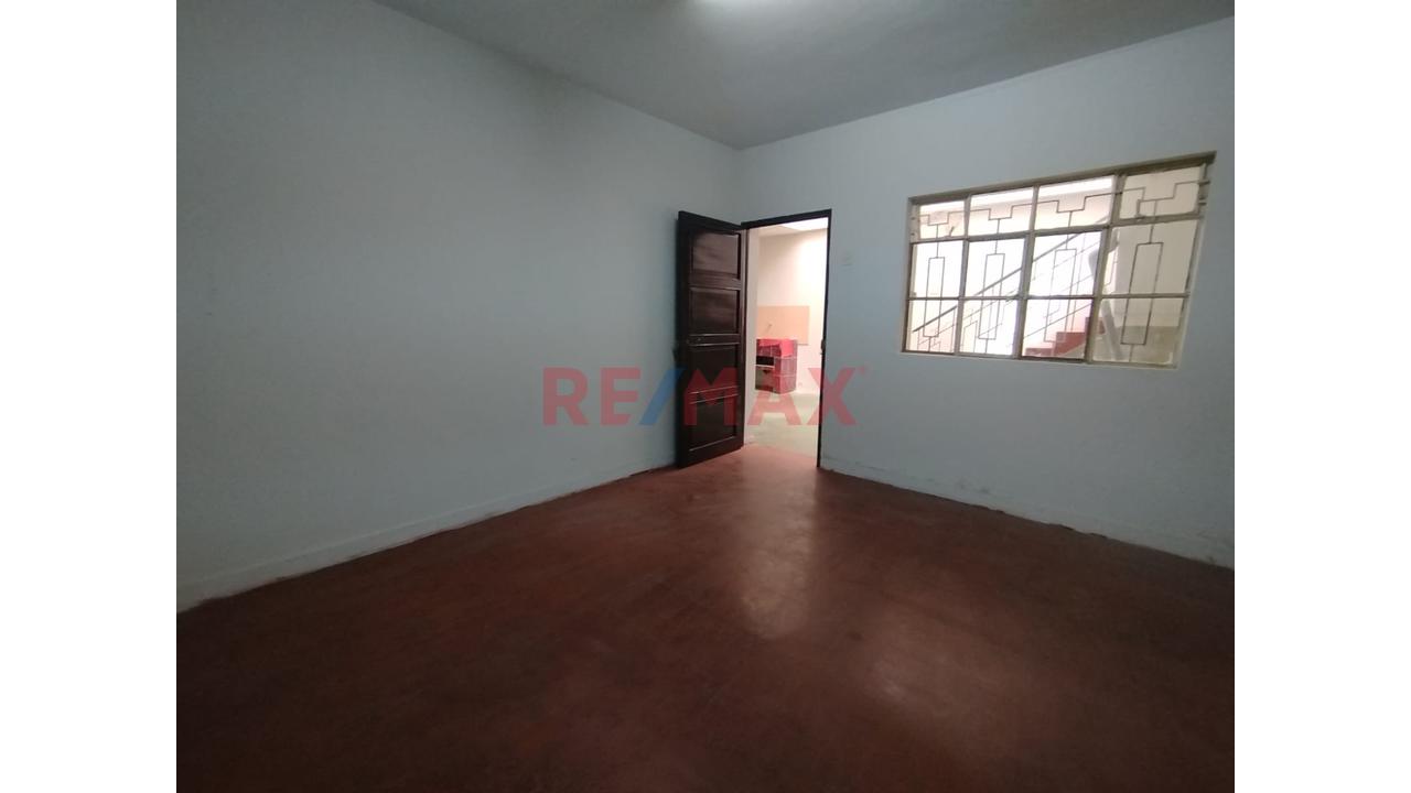 Venta De Casa Dos Pisos En Urb. Piura Frente A La Remodelada Av.Don Bosco — foto 11