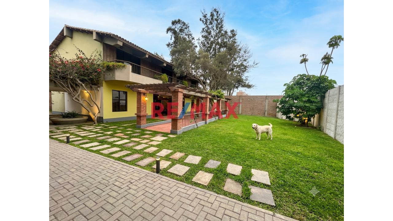 👉Venta De Casa Como Terreno Ubicado En Centro De Chincha Alta - 1