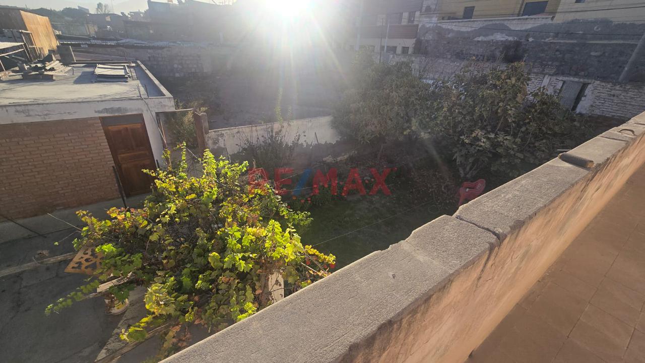 Casa Como Terreno En Venta En Cercado A Una Cuadra Del Colegio Prescott Y A 2 Cuadras De Tingo — foto 4
