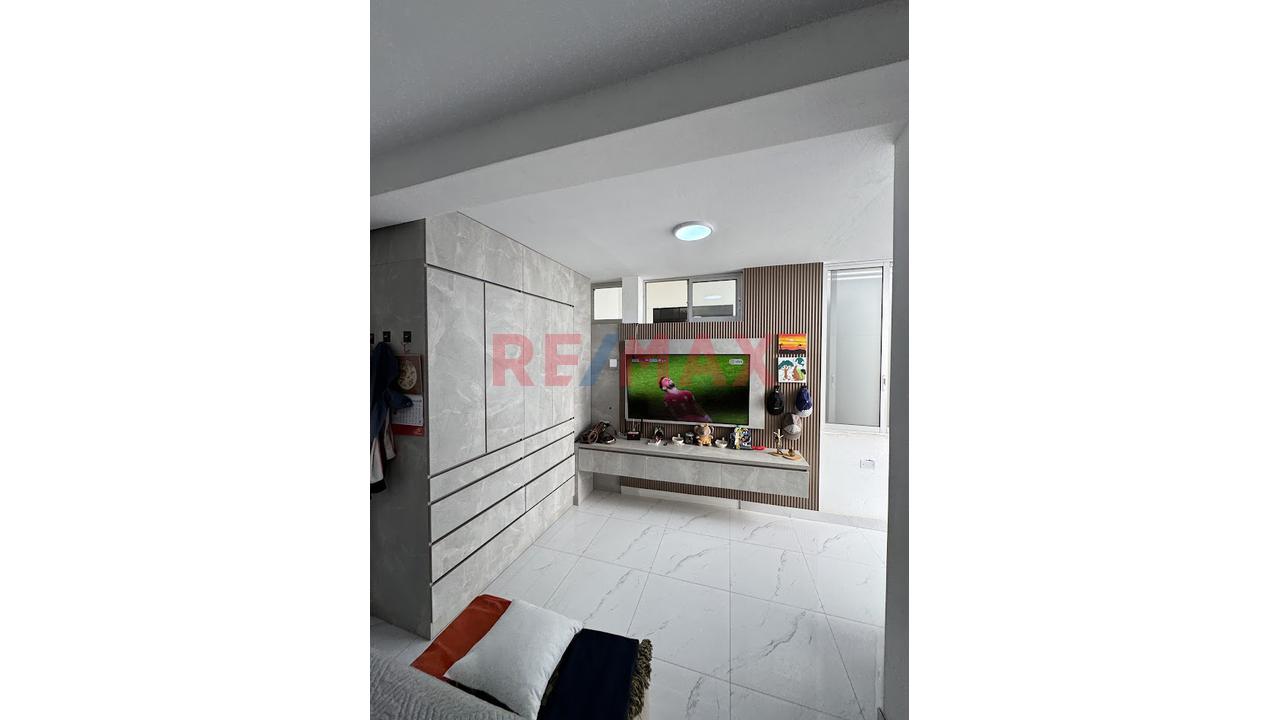 Casa En Venta En La Urb. Daniel Alcides Carrión — foto 11