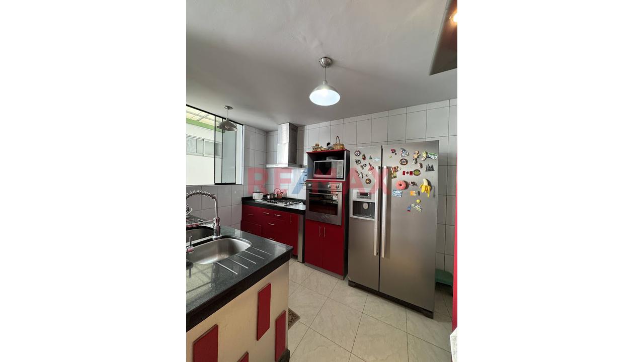 Casa En Venta En La Urb. Daniel Alcides Carrión — foto 8