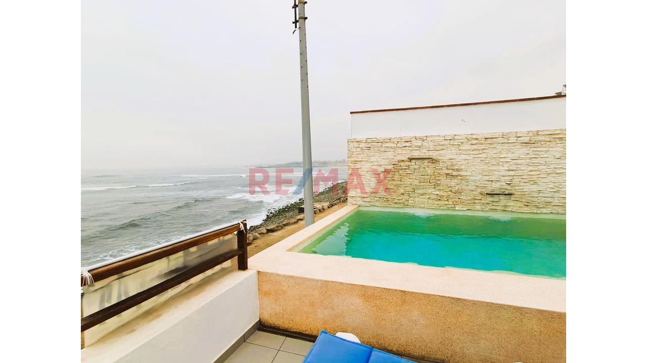 Casa En Venta - Primera Fila En Playa Caballeros, Punta Hermosa - 1