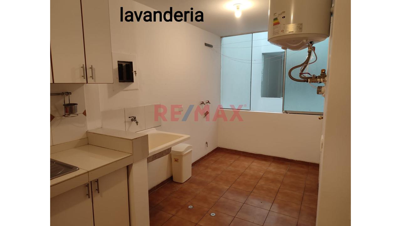 Acogedor Departamento En Venta Frente A Hermoso Parque En Surco Cerca A Velasco Astete — foto 9